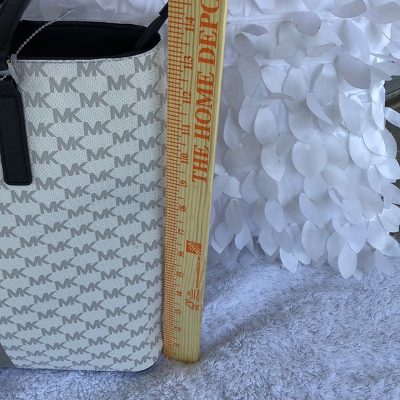 ⚠️SALE⚠️NWT Michael Kors purse. FINAL Price-Firm - Picture 12 of 12